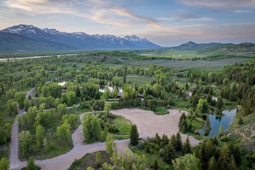 Grond in Jackson, Teton County