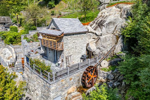 Vrijstaand huis in Vogorno, Locarno District