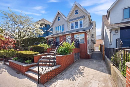 Semidetached House in Brooklyn, Kings County
