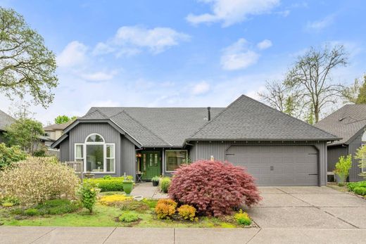 Luxury home in Lake Oswego, Clackamas County