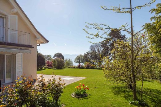 Einfamilienhaus in Perroy, Nyon District