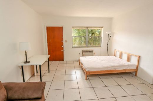 Apartment / Etagenwohnung in Coral Gables, Miami-Dade County