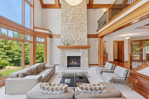 ‏בית חד-משפחתי ב  Lake Elmo, Washington County