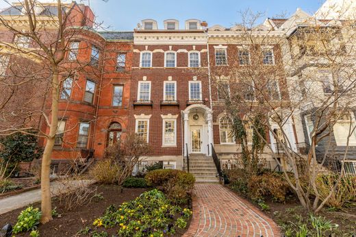 Apartment in Washington, Washington County