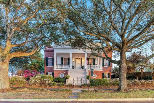 Luxury home in Natchez, Adams County