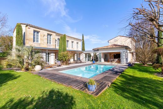 Detached House in Libourne, Gironde