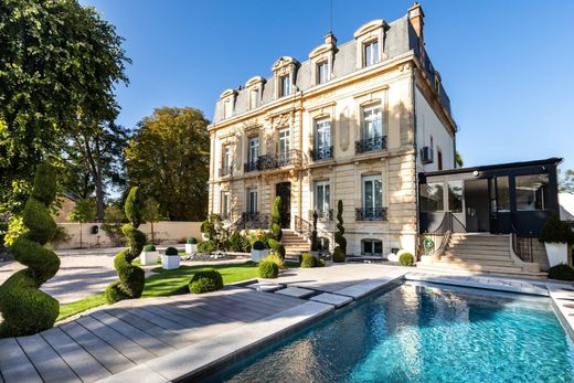 Detached House in Dijon, Cote d'Or