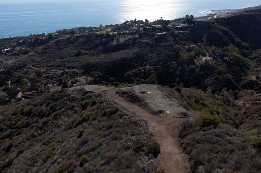 Grond in Malibu, Los Angeles County