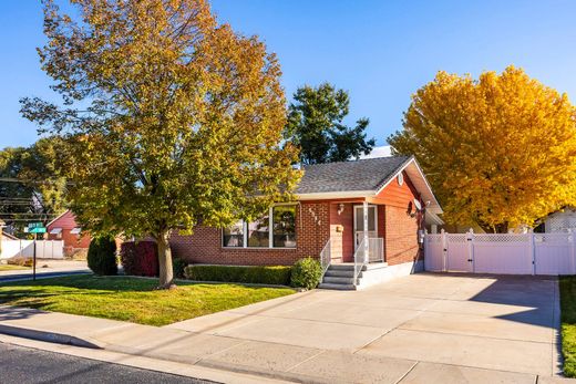 Casa en Washington Terrace, Weber County