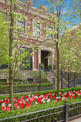 Detached House in Chicago, Cook County