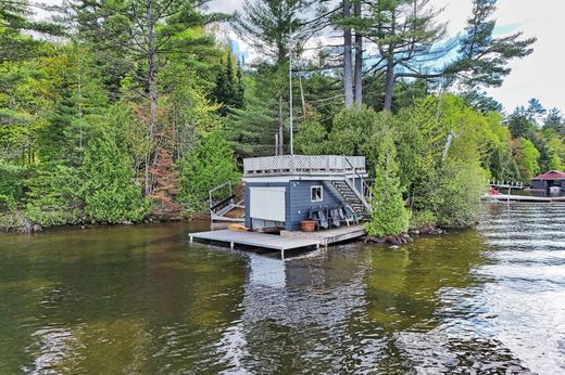独立式房屋  Lake of Bays, Ontario
