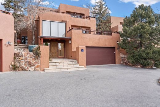 Apartment / Etagenwohnung in Santa Fe, Santa Fe County