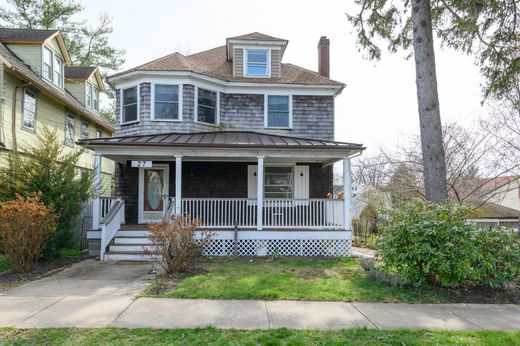 Detached House in Atlantic Highlands, Monmouth County