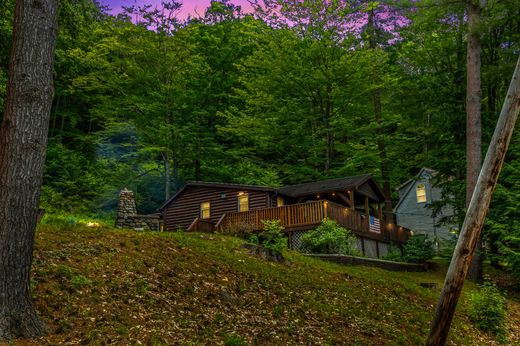 Einfamilienhaus in Lake Luzerne, Warren County