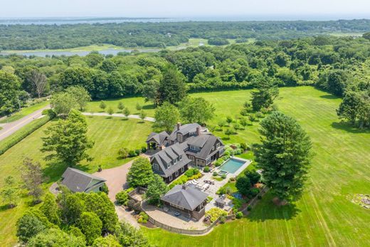 Luxury home in South Kingstown, Washington County