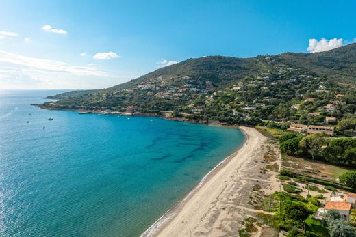 Grond in Sagone, South Corsica