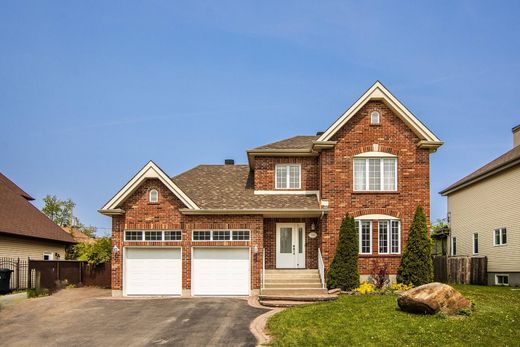 Einfamilienhaus in Pincourt, Montérégie