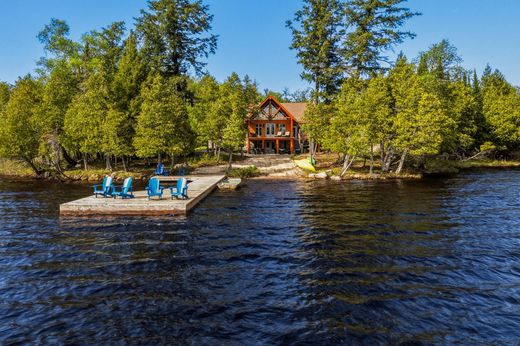 Detached House in Magnetawan, Parry Sound District