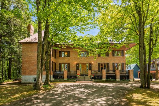 Detached House in Sainte-Anne-des-Plaines, Laurentides