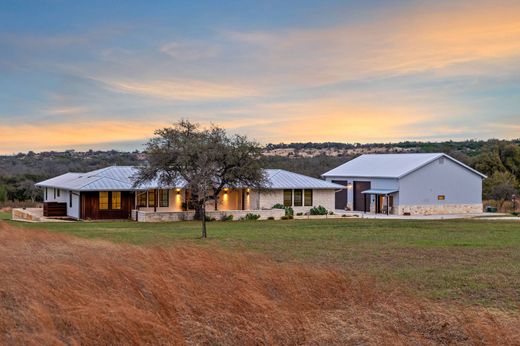 Detached House in Fredericksburg, Gillespie County