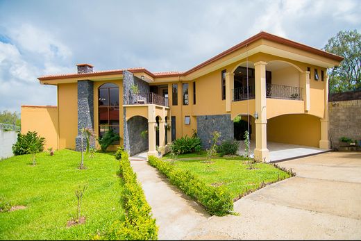 Maison de luxe à San Rafael, Alajuela