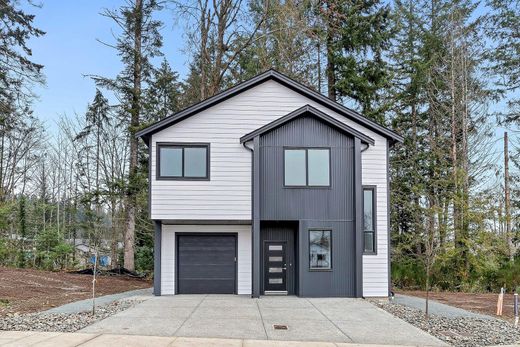 Detached House in Lake Cowichan, Cowichan Valley Regional District