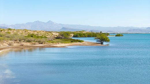 Land in La Paz, Baja California Sur