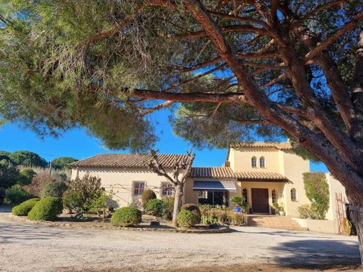 Detached House in Perpignan, Pyrénées-Orientales