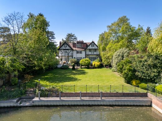 Detached House in Maidenhead, Windsor and Maidenhead