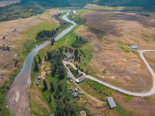 Pincher Creek: Villas and Luxury Homes for sale - Prestigious