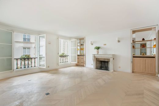 Apartment in Tour Eiffel, Invalides – Ecole Militaire, Saint-Thomas d’Aquin, Paris