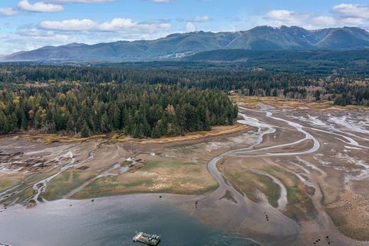 Land in Bowser, Regional District of Nanaimo