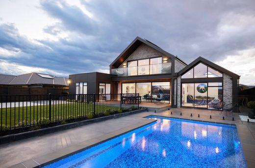 Detached House for sale in Christchurch