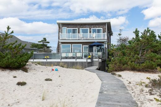 Detached House in Westhampton Beach, Suffolk County