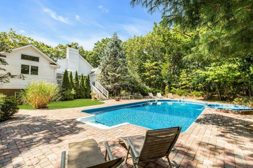 Detached House in Hampton Bays, Suffolk County