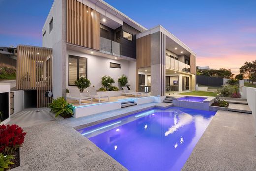 Detached House in Little Mountain, Sunshine Coast