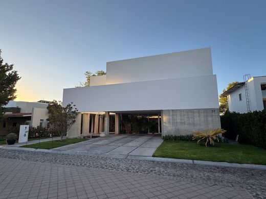 Vrijstaand huis in Santiago de Querétaro, Querétaro