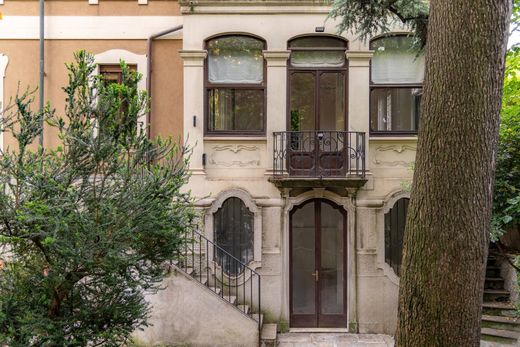 Apartment in Milan, Lombardy