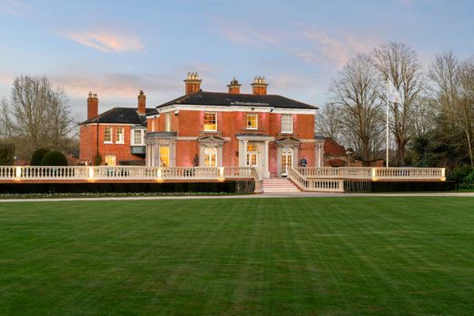 Detached House in Reading, England