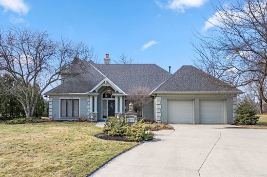 Villa in Fort Wayne, Allen County