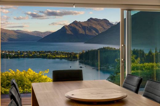 Detached House in Queenstown, Queenstown-Lakes District