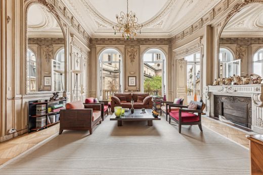 Apartment in Canal Saint Martin, Château d’Eau, Porte Saint-Denis, Paris