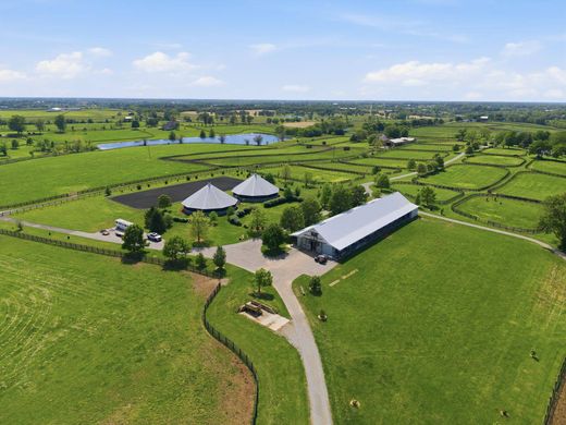 Country House in Lexington, Fayette County