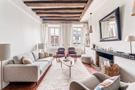 Apartment in Tour Eiffel, Invalides – Ecole Militaire, Saint-Thomas d’Aquin, Paris