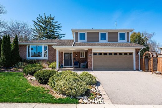 Detached House in Burlington, Ontario