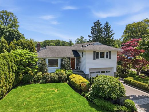 Detached House in White Plains, Westchester County