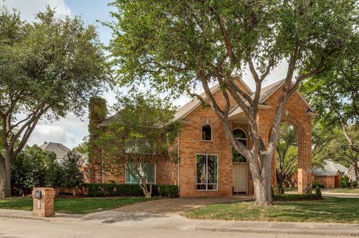 Detached House in Dallas, Dallas County