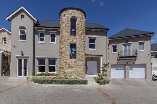 Einfamilienhaus in Stellenbosch, Cape Winelands District Municipality