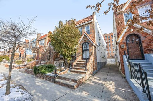 Yarɪ müstakil ev Brooklyn, Kings County