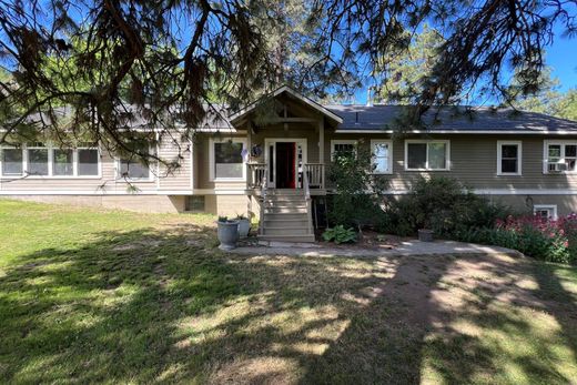 Luxury home in The Dalles, Wasco County